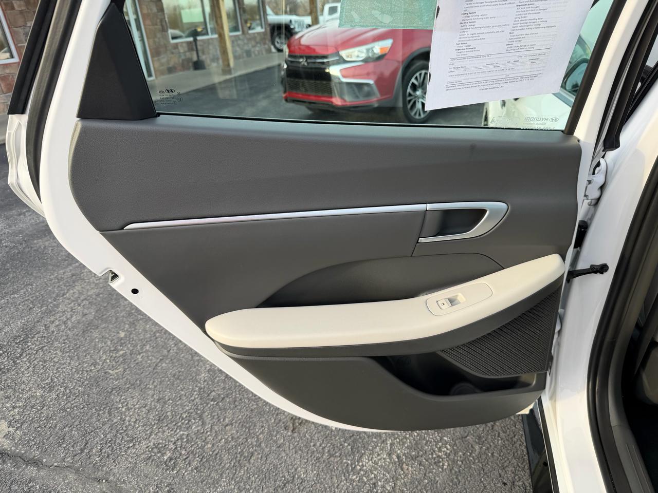 Hyundai Sonata SEL FWD 2025