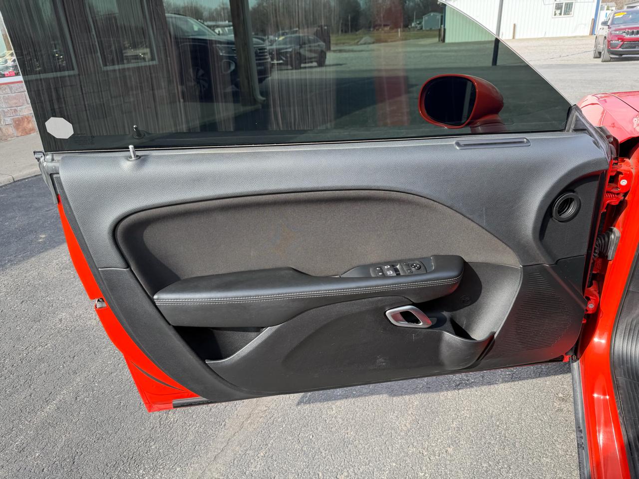 Dodge Challenger SXT RWD 2020