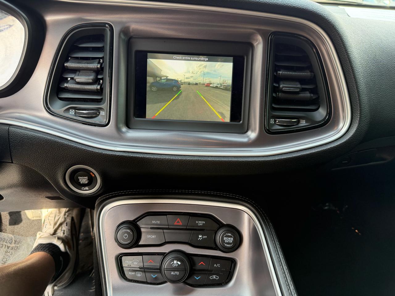 Dodge Challenger SXT RWD 2020