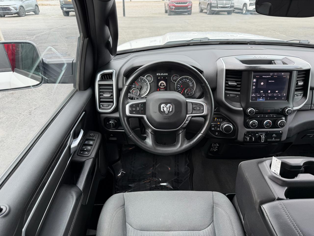 RAM 1500 Big Horn 4x4 Quad Cab 6'4" Box 2023