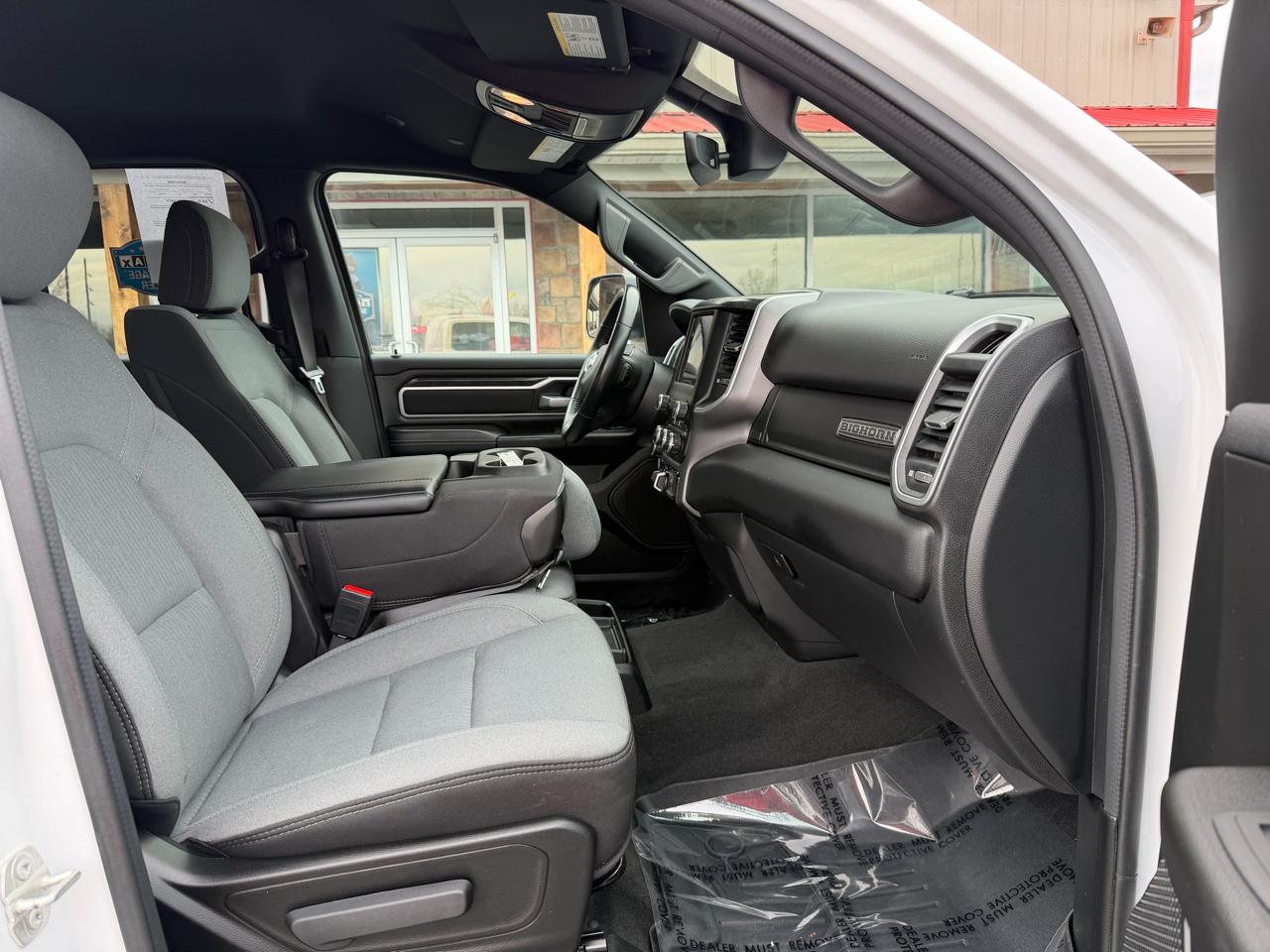 RAM 1500 Big Horn 4x4 Quad Cab 6'4" Box 2023