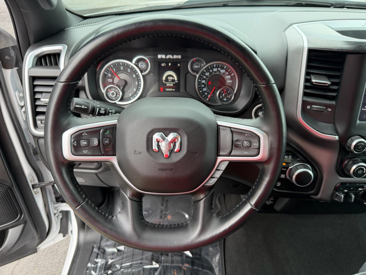 RAM 1500 Big Horn 4x4 Quad Cab 6'4" Box 2023