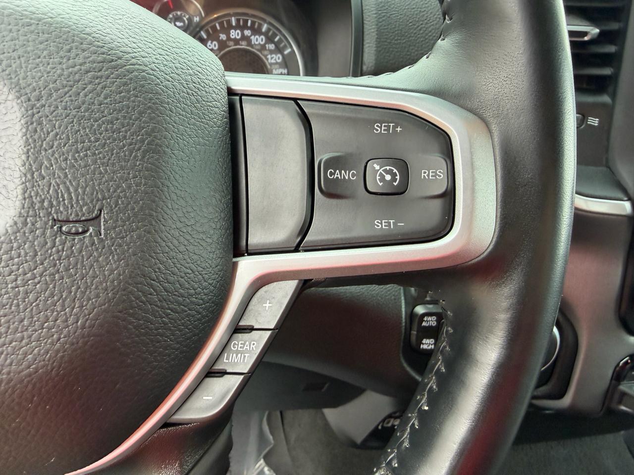 RAM 1500 Big Horn 4x4 Quad Cab 6'4" Box 2023