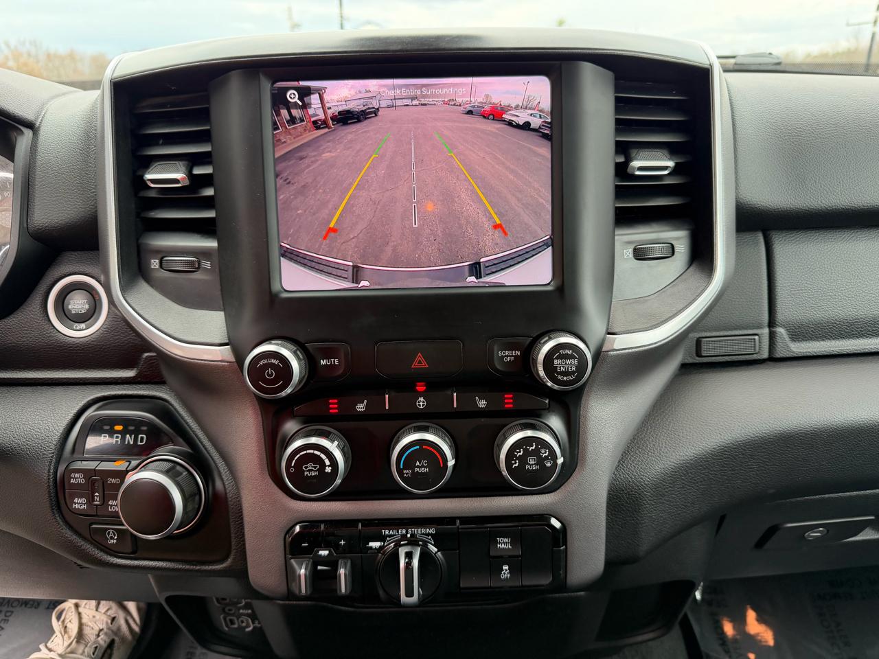 RAM 1500 Big Horn 4x4 Quad Cab 6'4" Box 2023