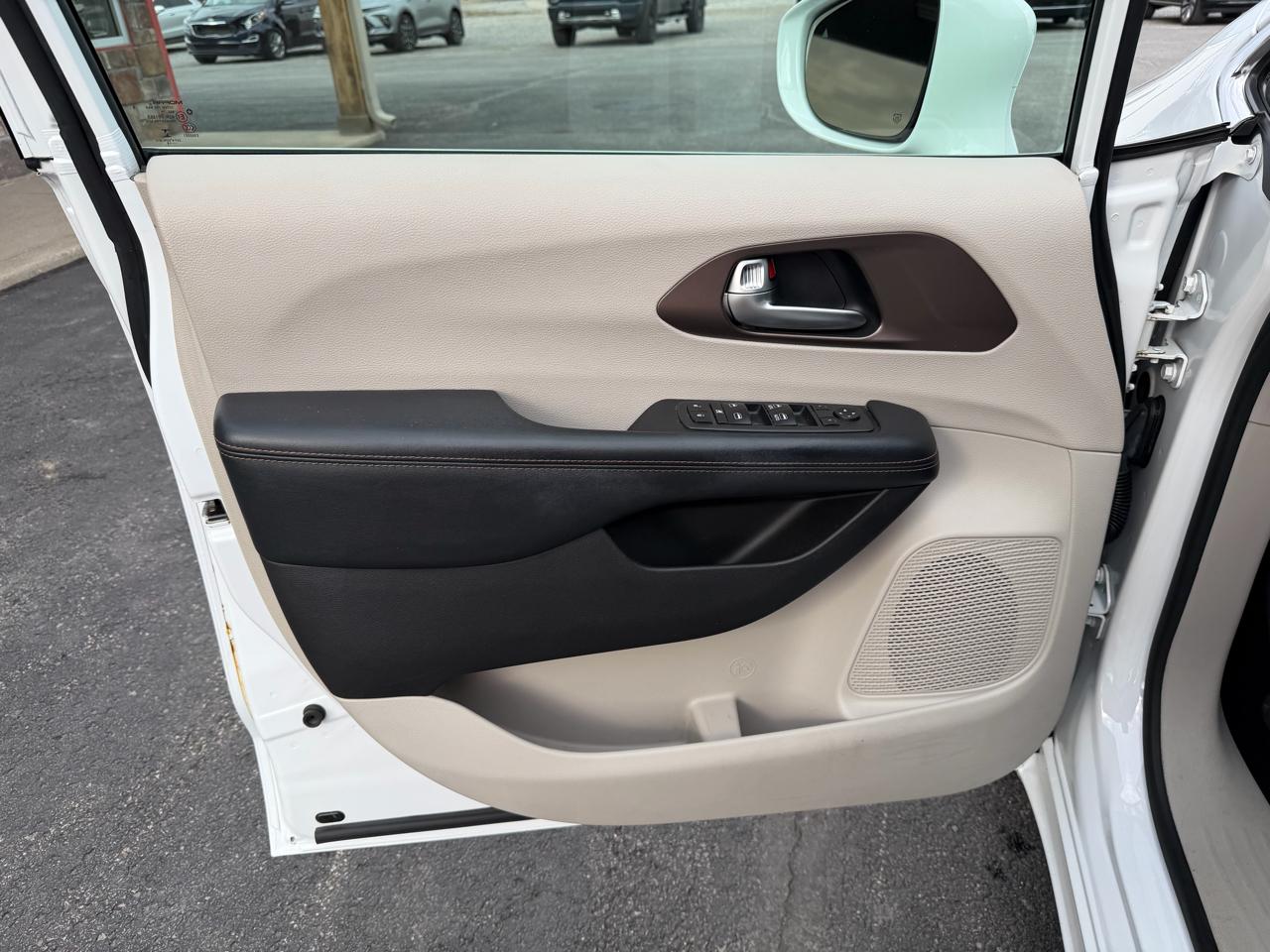 Chrysler Pacifica Touring Plus FWD 2018