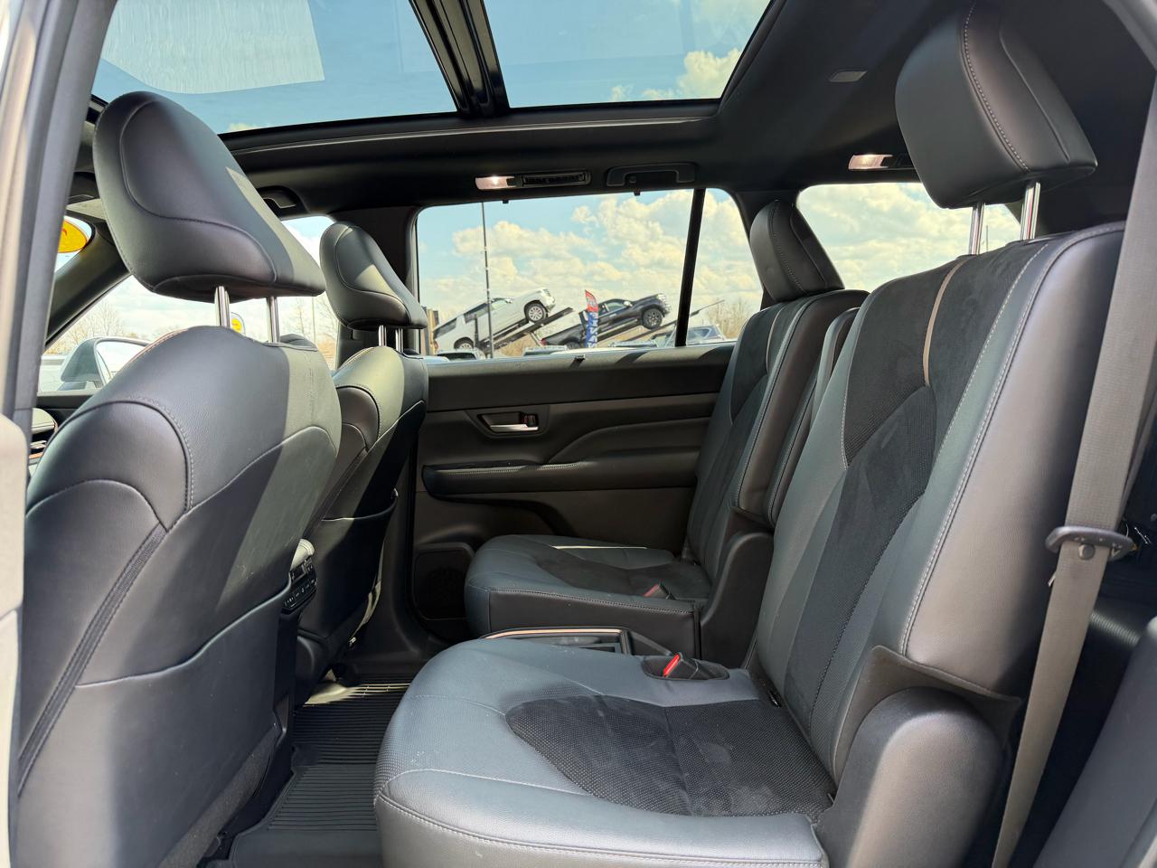 Toyota Grand Highlander Hybrid Max Platinum 4D SUV AWD 2024