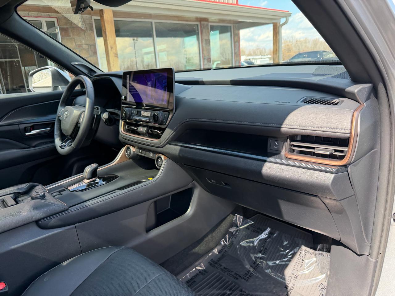 Toyota Grand Highlander Hybrid Max Platinum 4D SUV AWD 2024