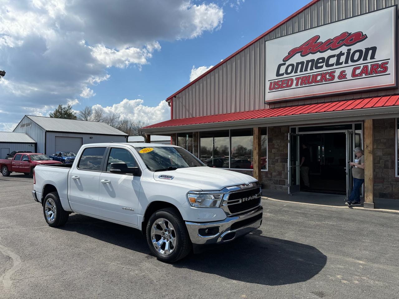 RAM 1500 Big Horn 4x4 Crew Cab 5'7" Box 2022