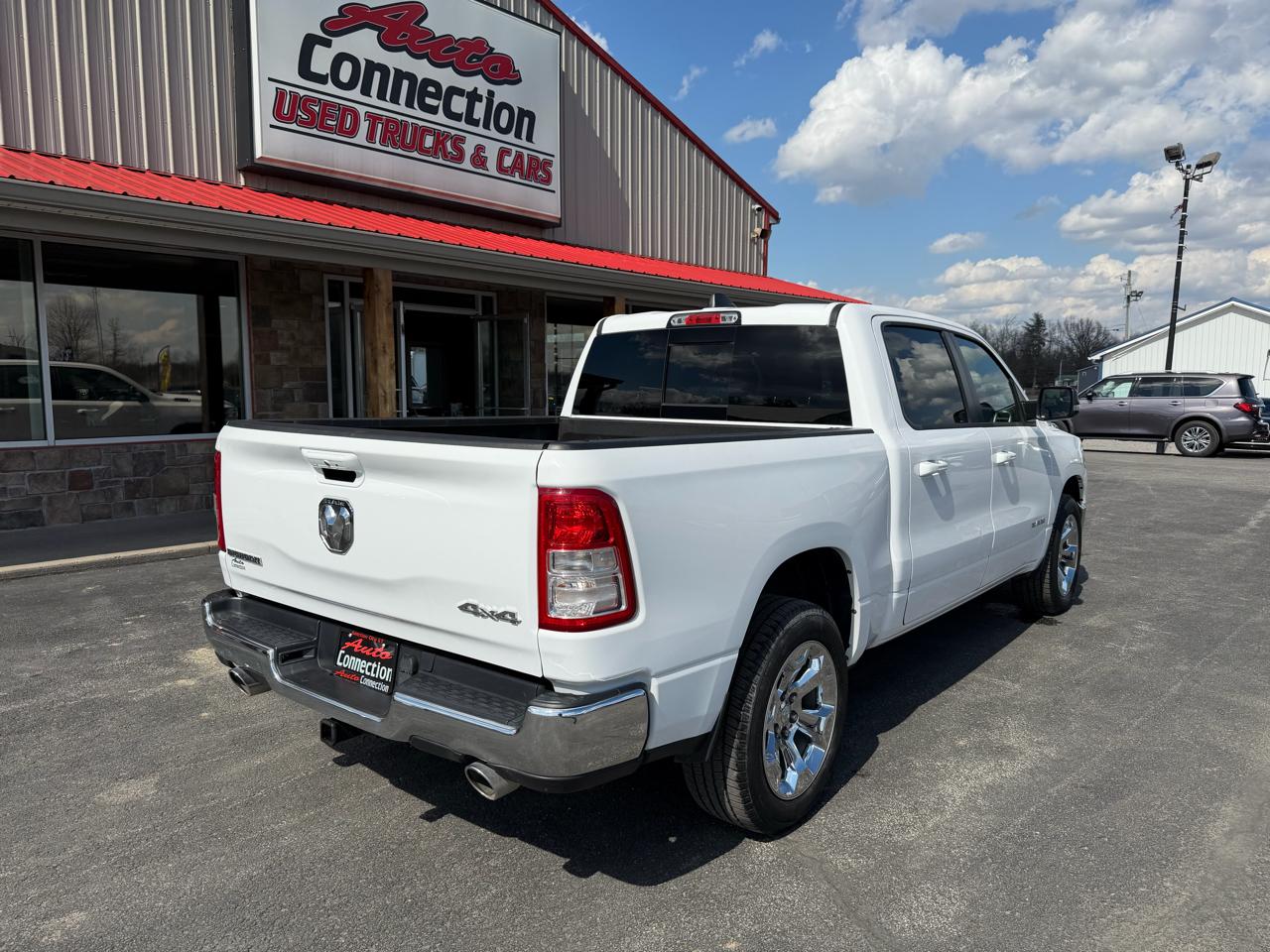 RAM 1500 Big Horn 4x4 Crew Cab 5'7" Box 2022
