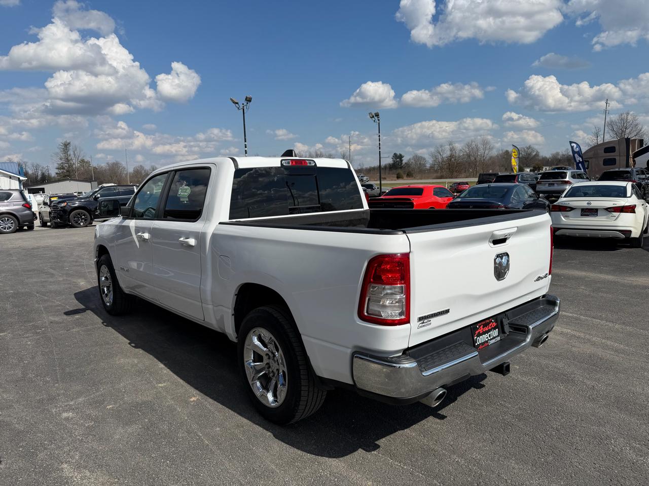 RAM 1500 Big Horn 4x4 Crew Cab 5'7" Box 2022