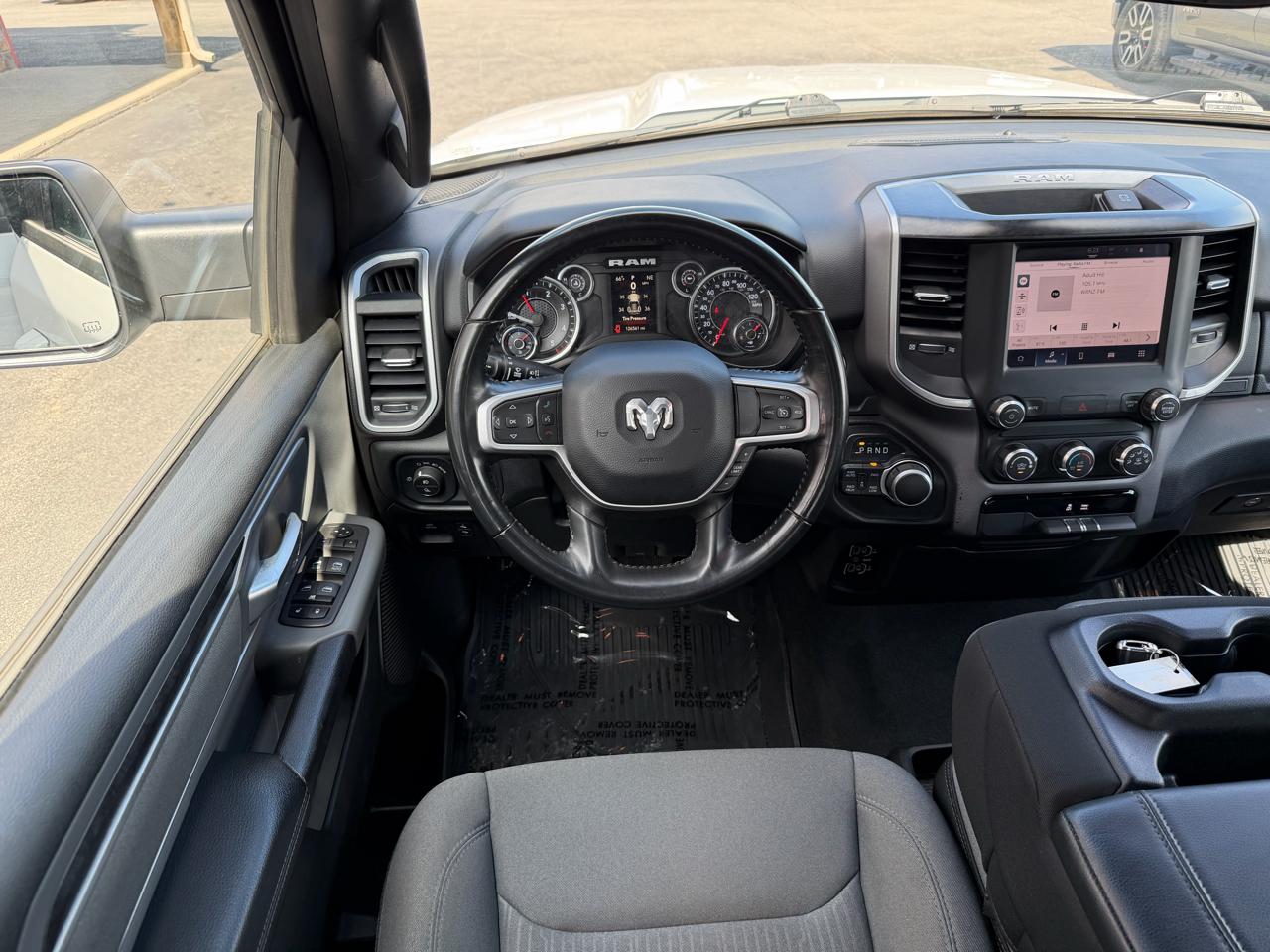 RAM 1500 Big Horn 4x4 Crew Cab 5'7" Box 2022