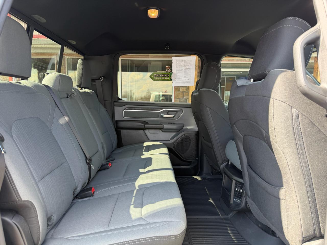 RAM 1500 Big Horn 4x4 Crew Cab 5'7" Box 2022