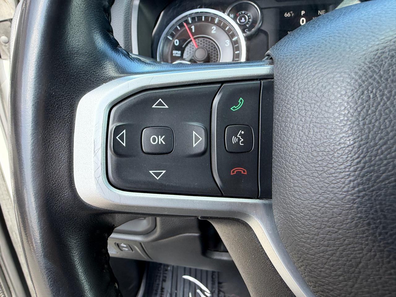 RAM 1500 Big Horn 4x4 Crew Cab 5'7" Box 2022