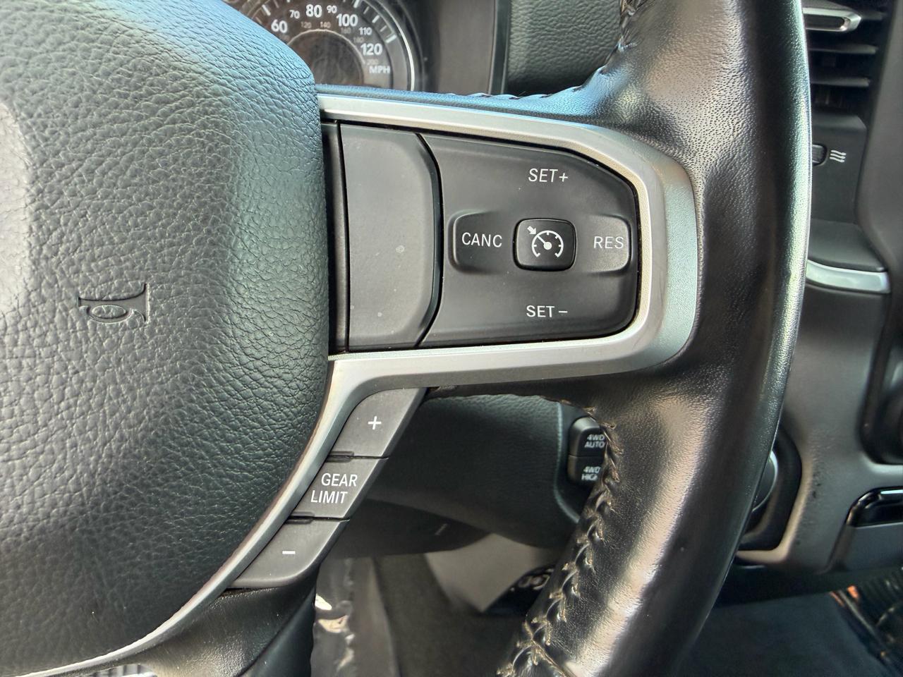 RAM 1500 Big Horn 4x4 Crew Cab 5'7" Box 2022