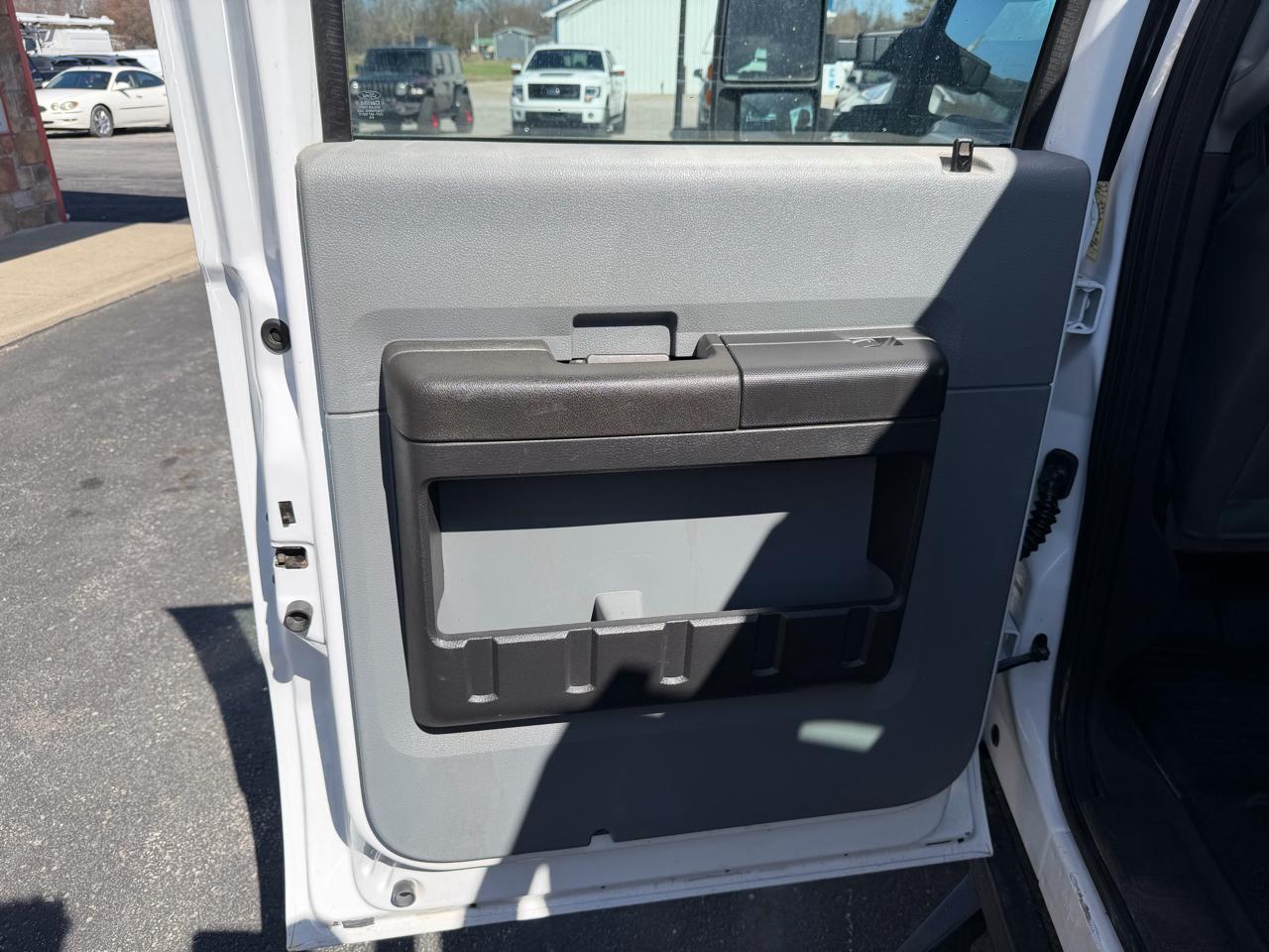 Ford Super Duty F-450 DRW 4WD Crew Cab 172" XL 2016