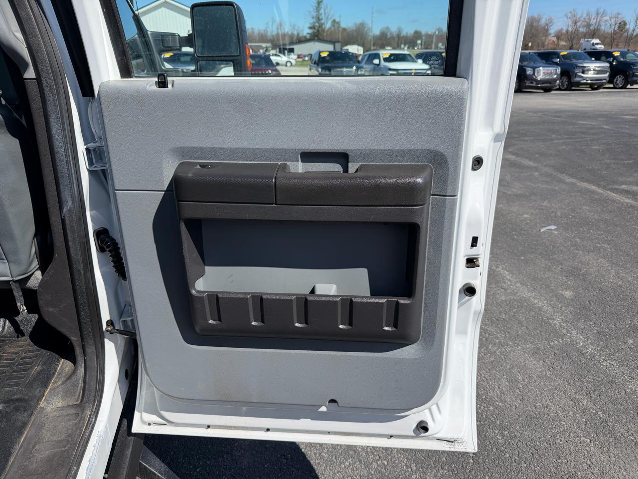 Ford Super Duty F-450 DRW 4WD Crew Cab 172" XL 2016