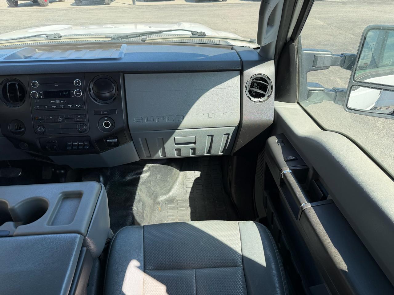 Ford Super Duty F-450 DRW 4WD Crew Cab 172" XL 2016