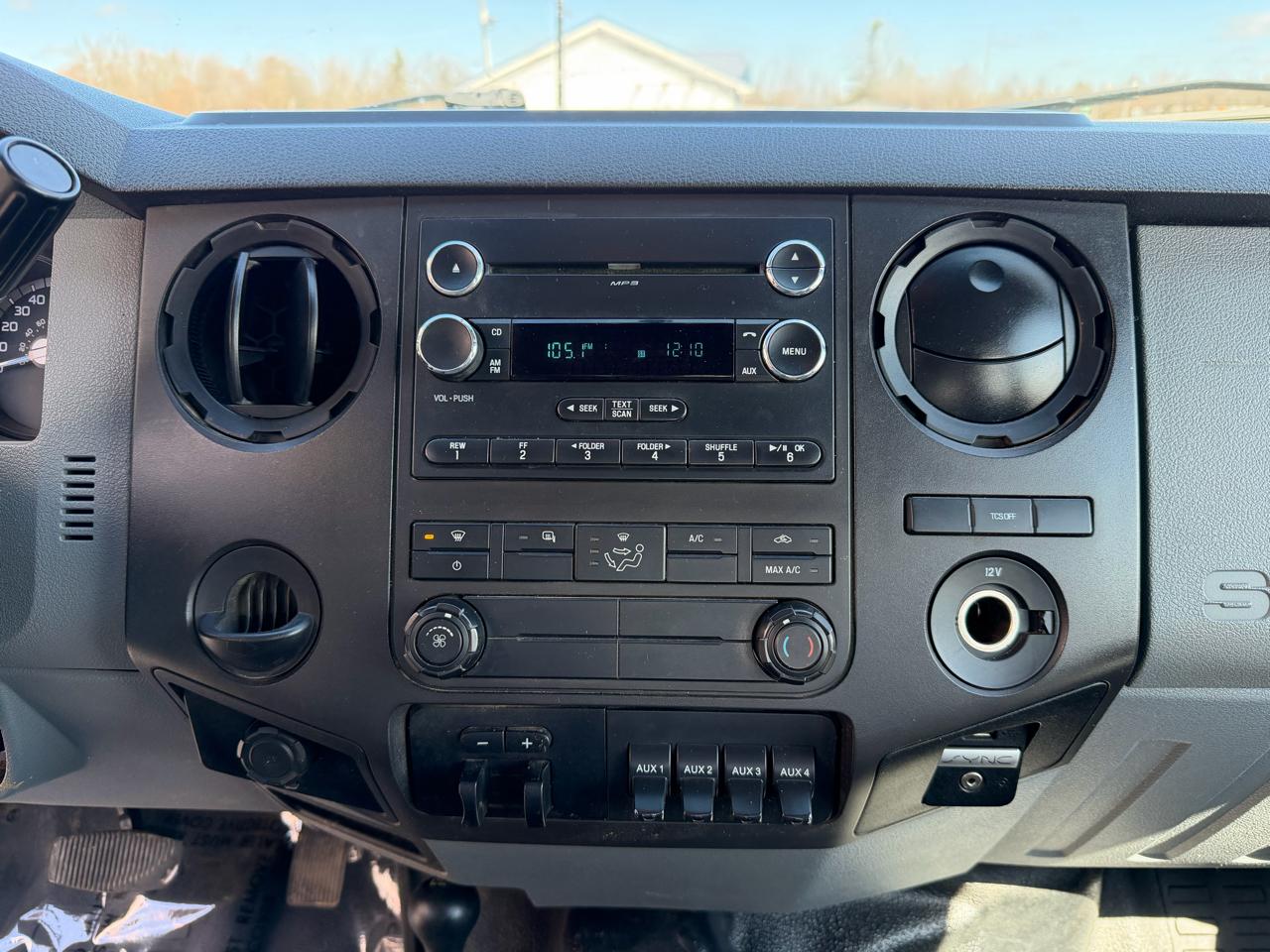 Ford Super Duty F-450 DRW 4WD Crew Cab 172" XL 2016