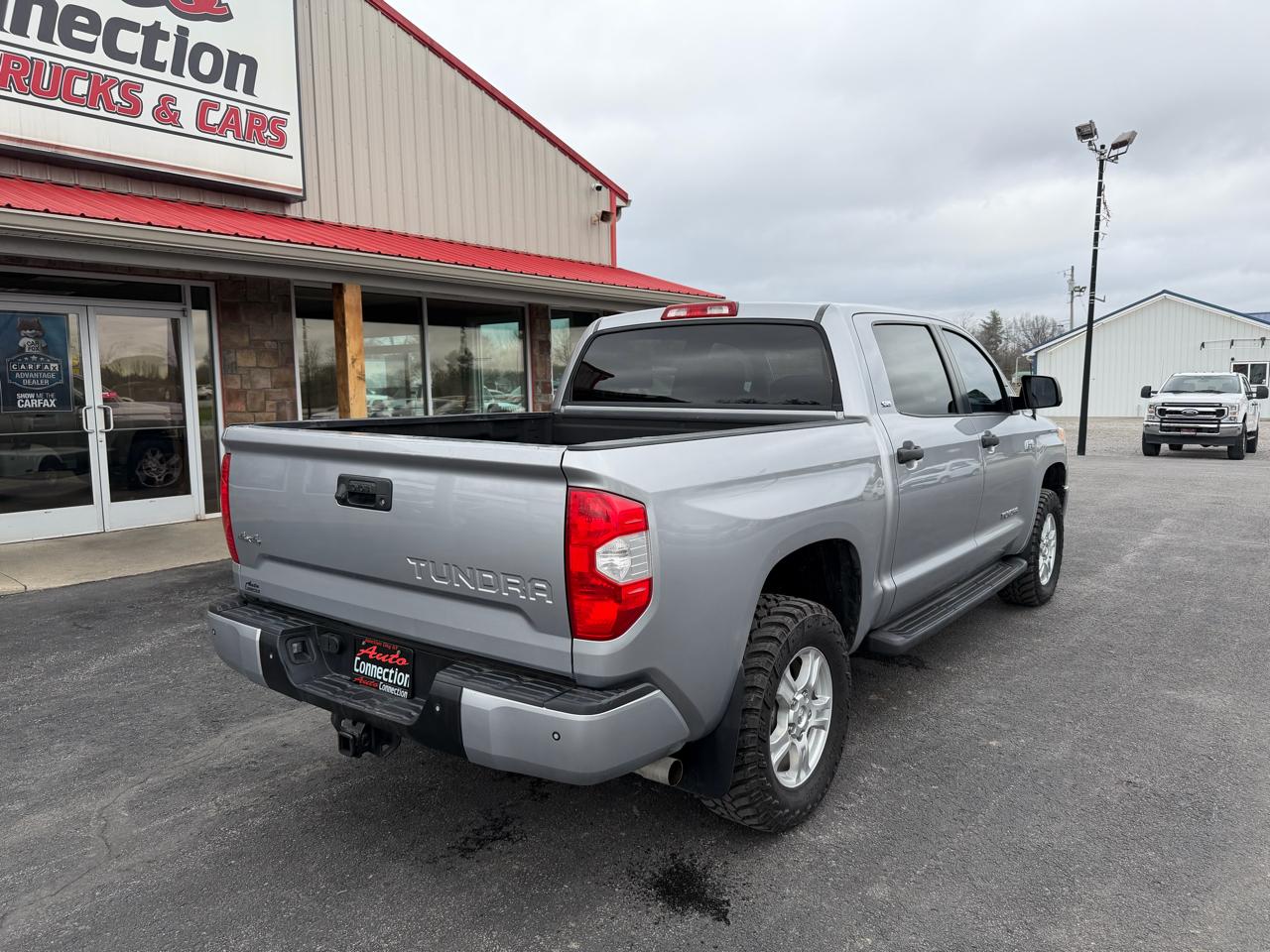 Toyota Tundra 4WD SR5 CrewMax 5.5' Bed (Natl) 2017