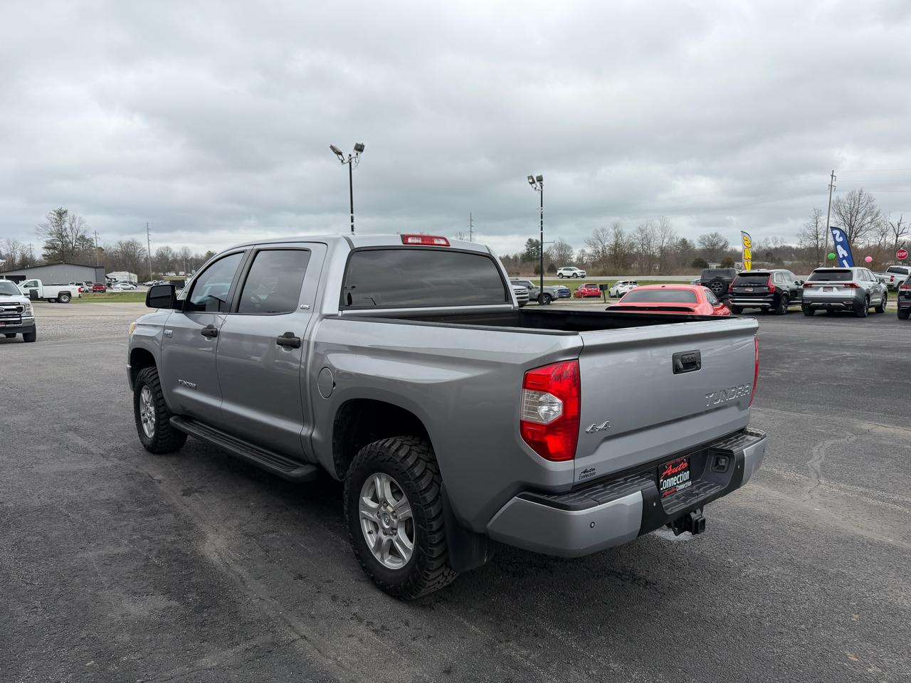 Toyota Tundra 4WD SR5 CrewMax 5.5' Bed (Natl) 2017