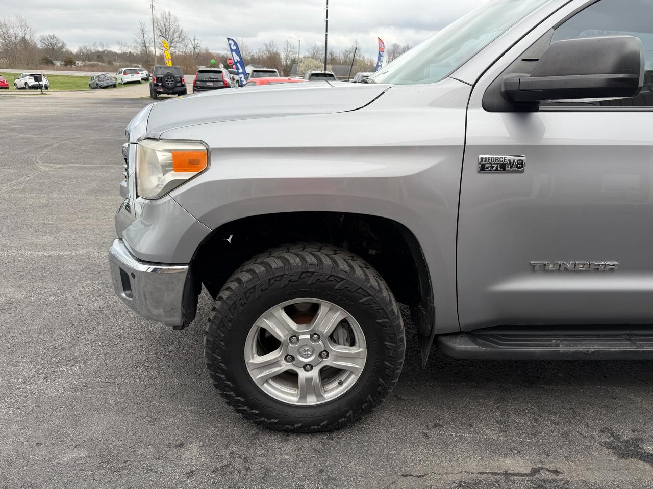 Toyota Tundra 4WD SR5 CrewMax 5.5' Bed (Natl) 2017