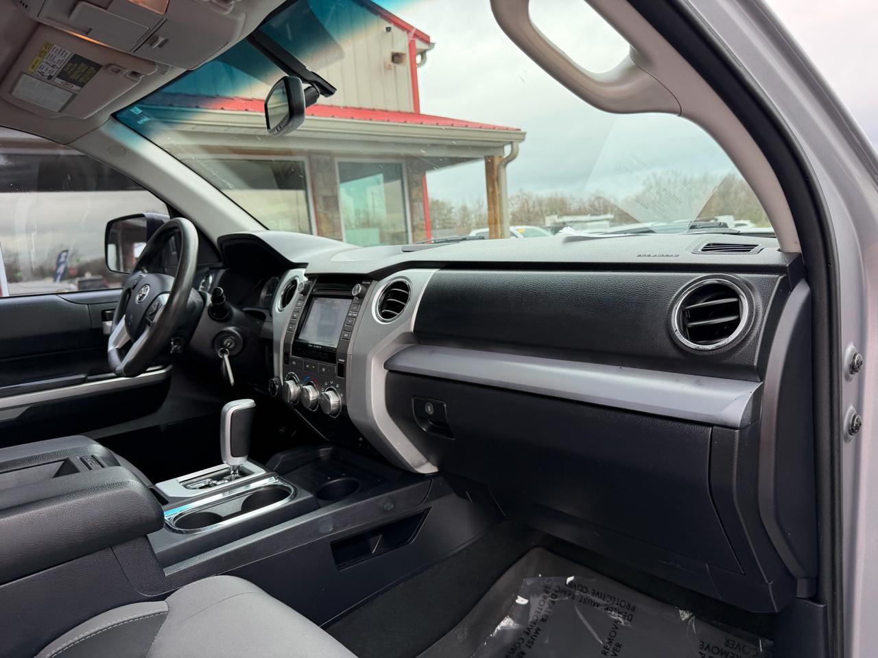 Toyota Tundra 4WD SR5 CrewMax 5.5' Bed (Natl) 2017