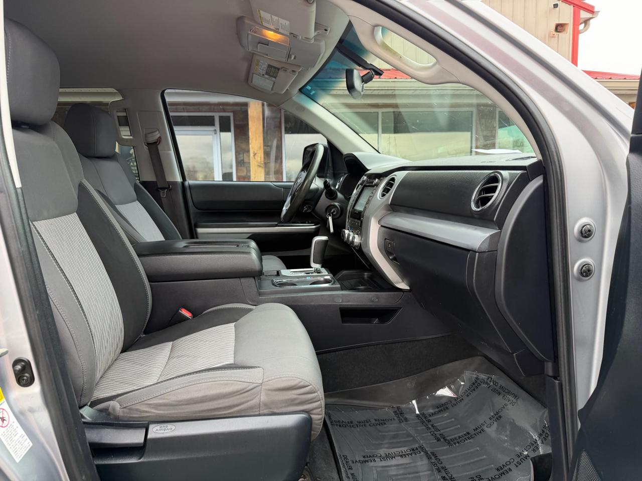 Toyota Tundra 4WD SR5 CrewMax 5.5' Bed (Natl) 2017