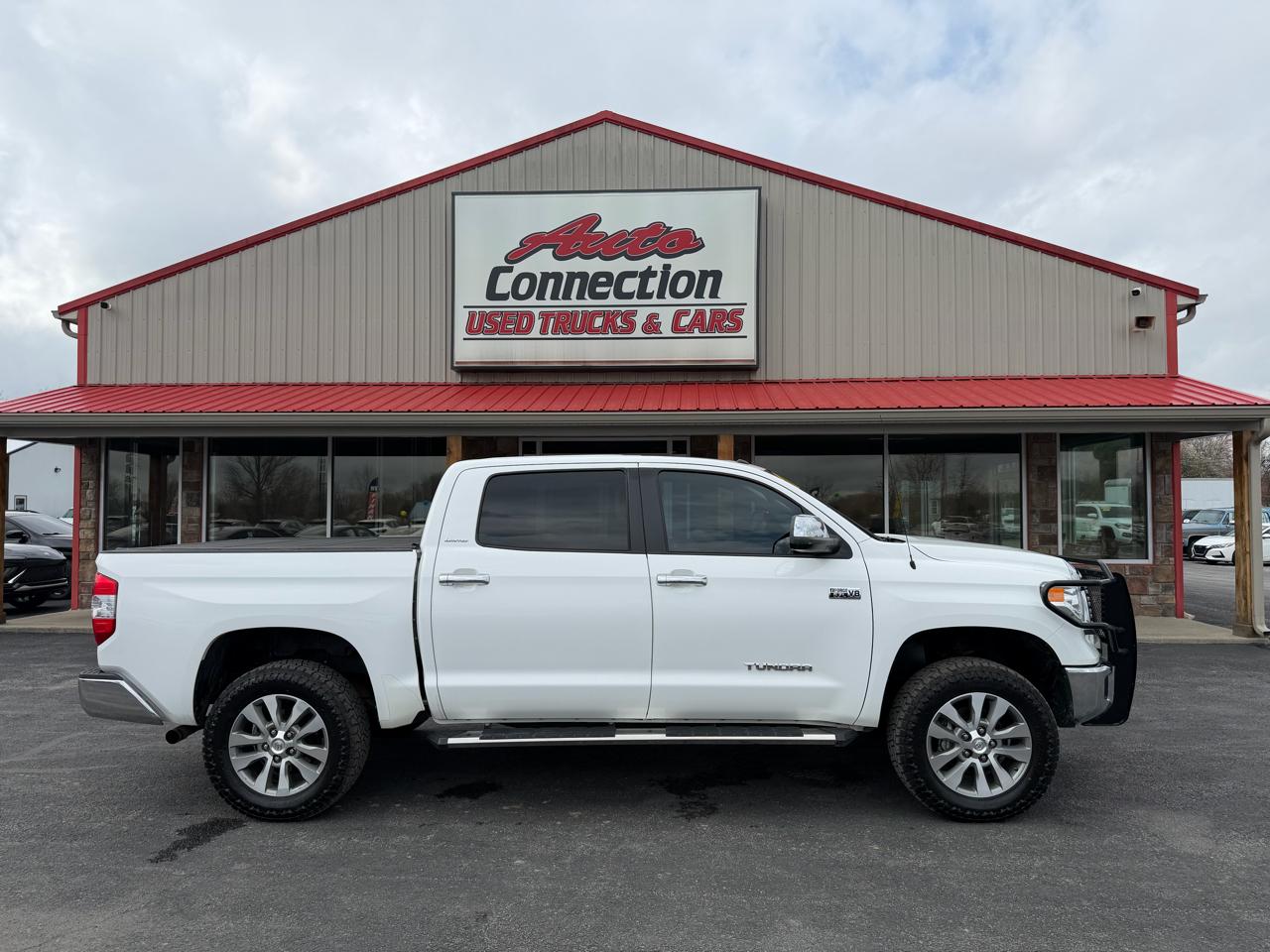 Toyota Tundra 4WD Truck CrewMax 5.7L FFV V8 6-Spd AT LTD (Natl) 2016