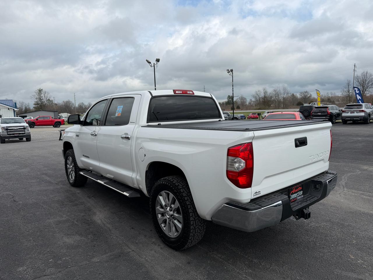 Toyota Tundra 4WD Truck CrewMax 5.7L FFV V8 6-Spd AT LTD (Natl) 2016