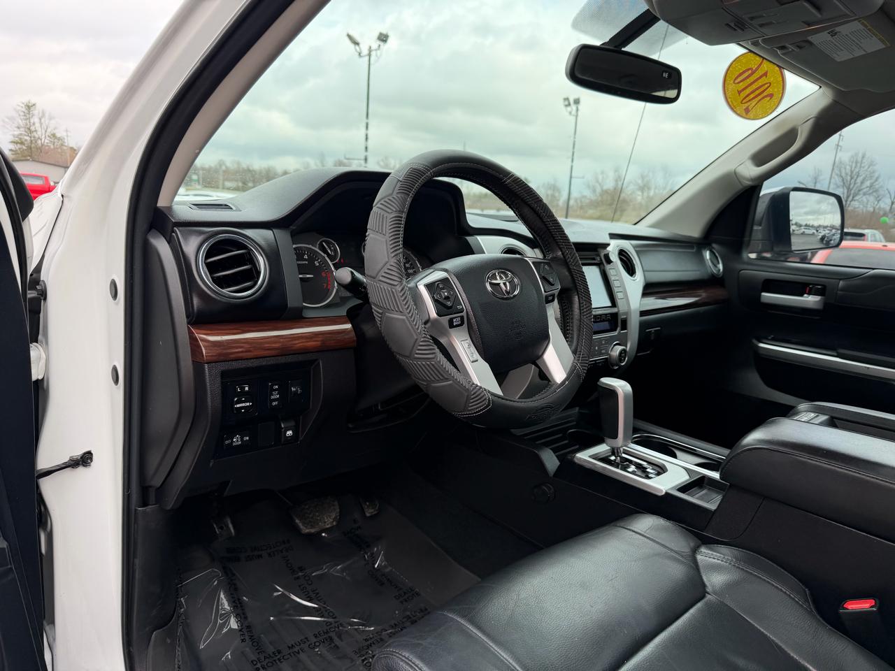 Toyota Tundra 4WD Truck CrewMax 5.7L FFV V8 6-Spd AT LTD (Natl) 2016