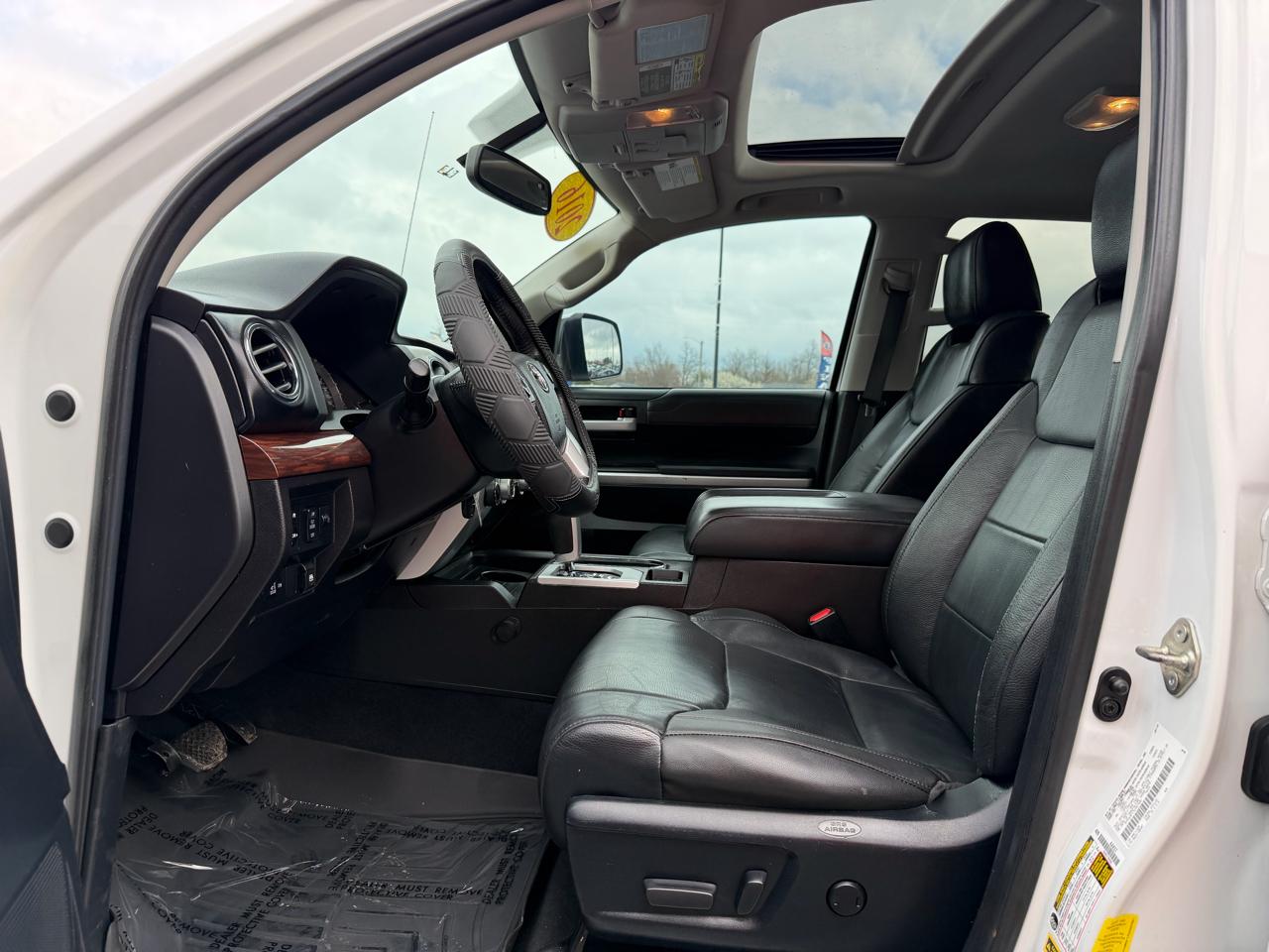 Toyota Tundra 4WD Truck CrewMax 5.7L FFV V8 6-Spd AT LTD (Natl) 2016