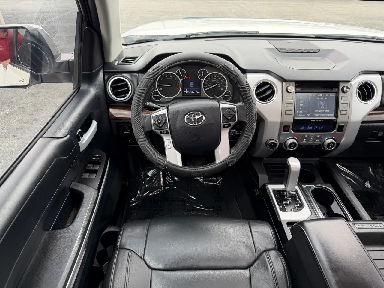 Toyota Tundra 4WD Truck CrewMax 5.7L FFV V8 6-Spd AT LTD (Natl) 2016