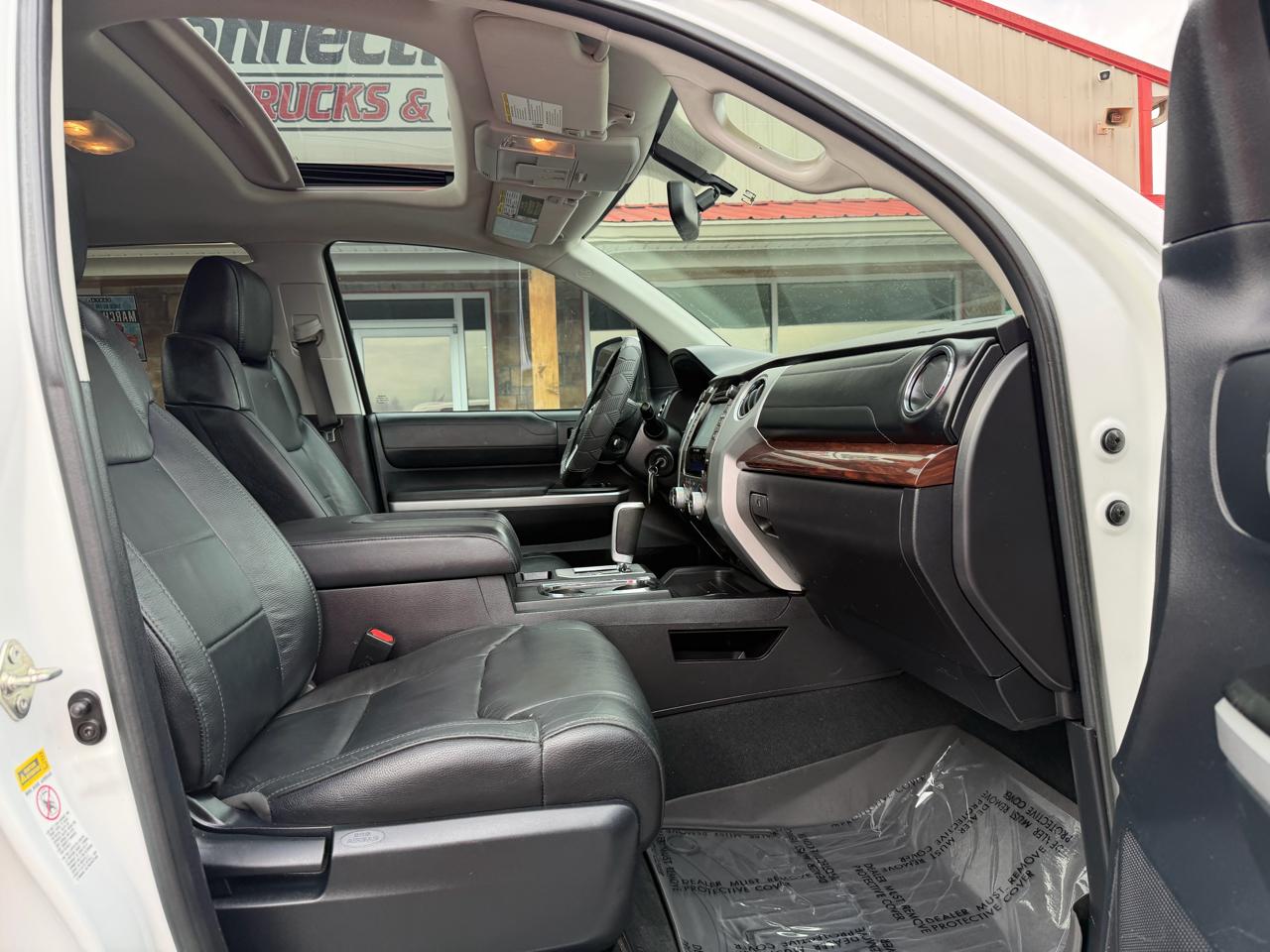 Toyota Tundra 4WD Truck CrewMax 5.7L FFV V8 6-Spd AT LTD (Natl) 2016