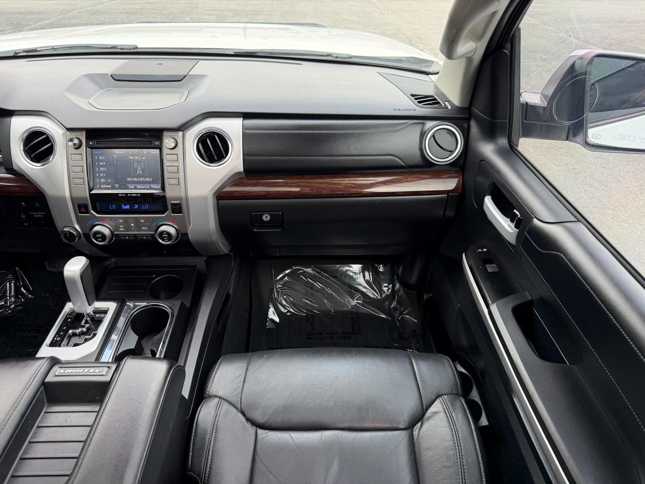 Toyota Tundra 4WD Truck CrewMax 5.7L FFV V8 6-Spd AT LTD (Natl) 2016