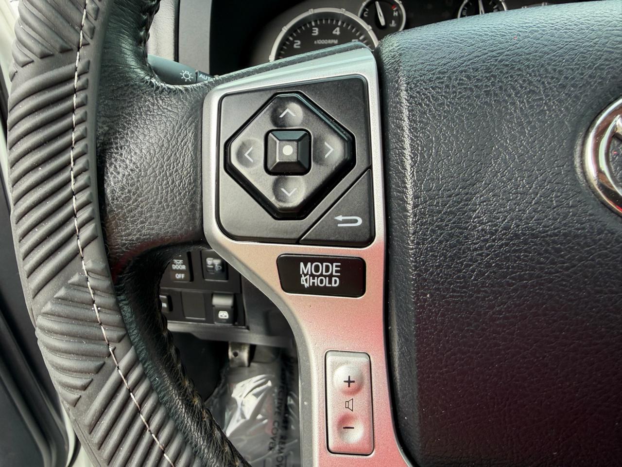 Toyota Tundra 4WD Truck CrewMax 5.7L FFV V8 6-Spd AT LTD (Natl) 2016