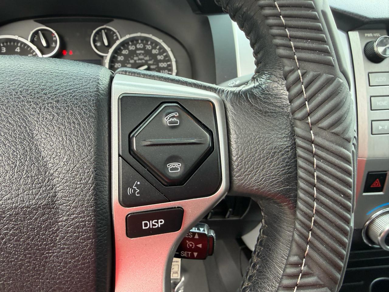 Toyota Tundra 4WD Truck CrewMax 5.7L FFV V8 6-Spd AT LTD (Natl) 2016