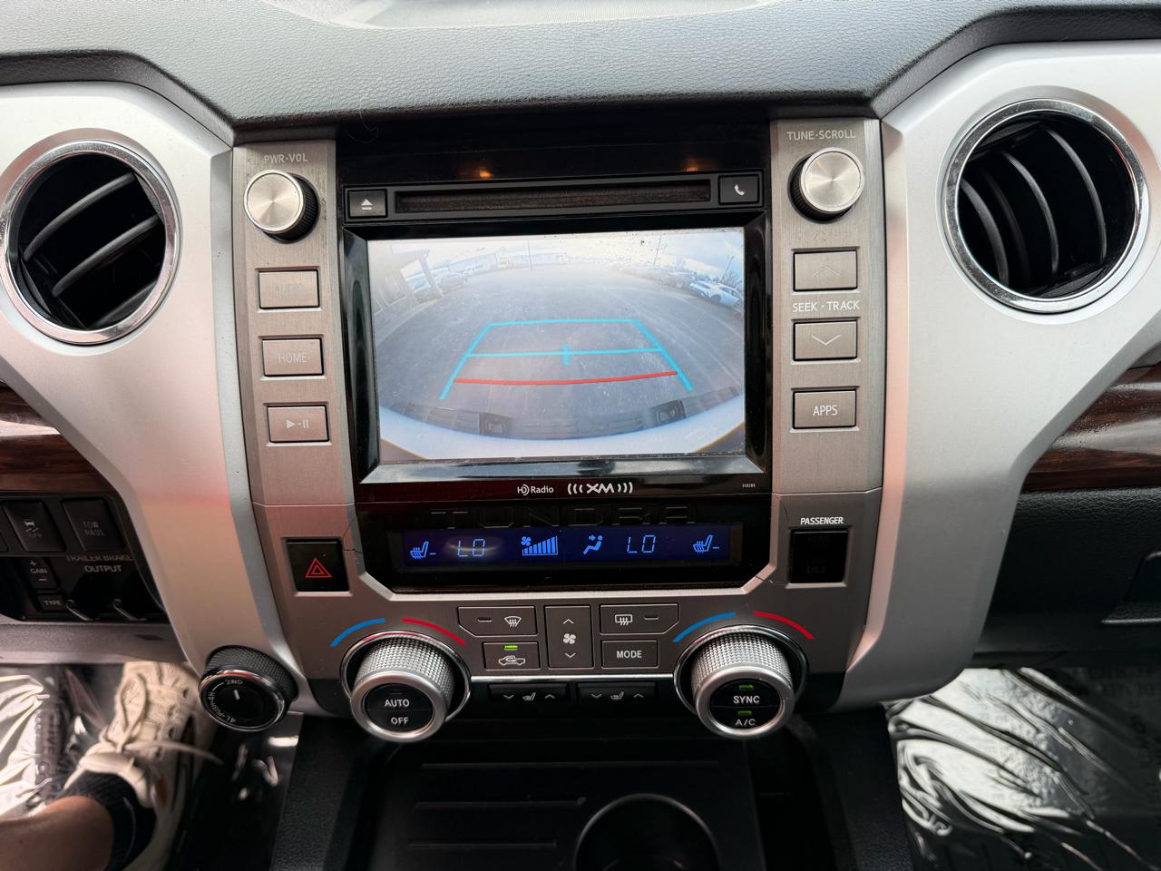 Toyota Tundra 4WD Truck CrewMax 5.7L FFV V8 6-Spd AT LTD (Natl) 2016