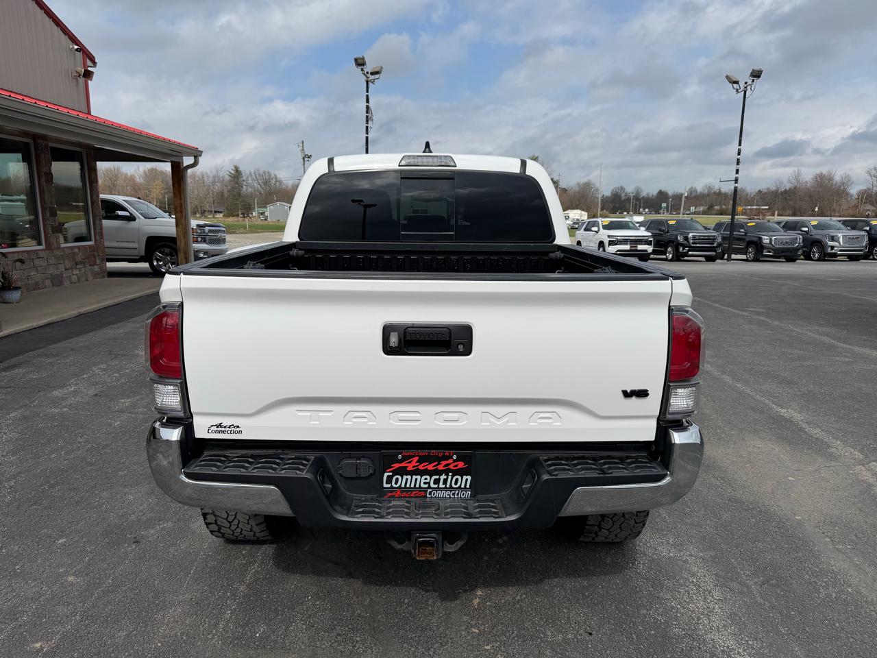 Toyota Tacoma 4WD TRD Off Road Double Cab 5' Bed V6 MT (Natl) 2022