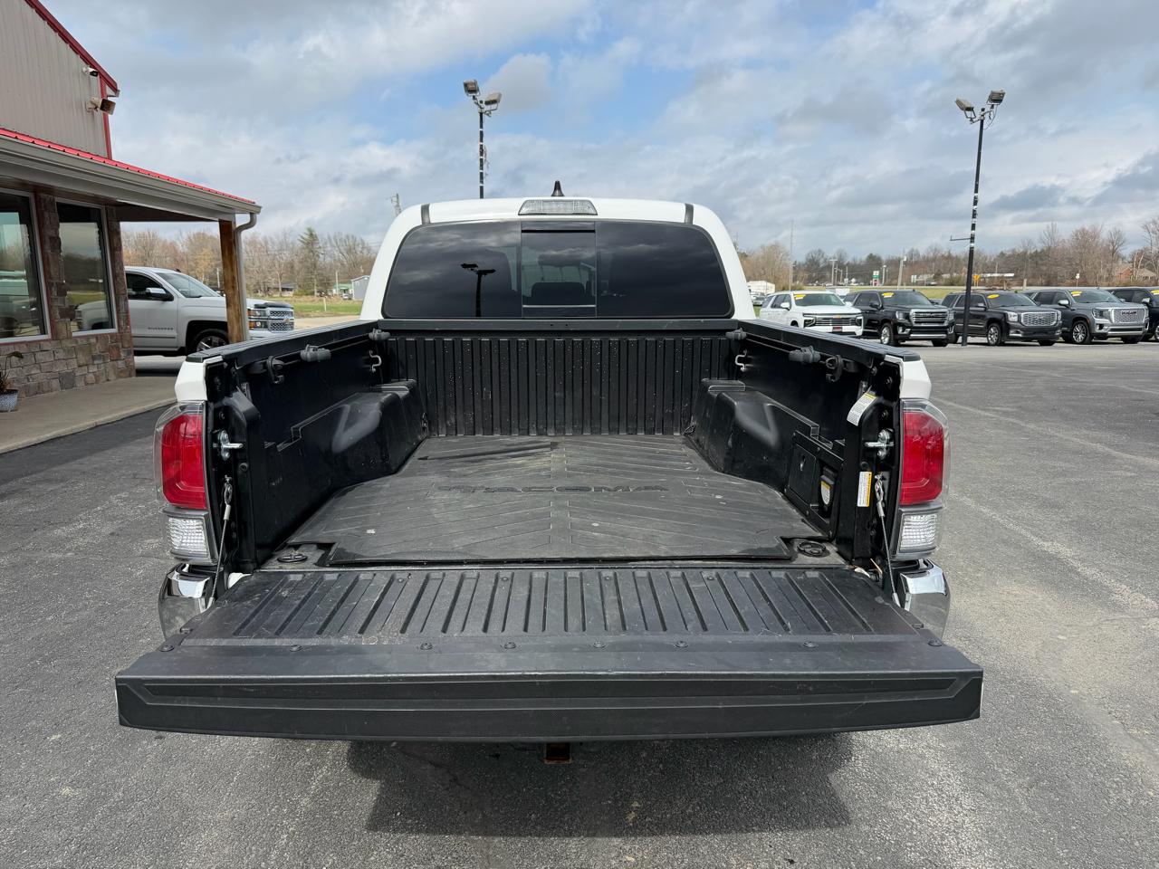 Toyota Tacoma 4WD TRD Off Road Double Cab 5' Bed V6 MT (Natl) 2022