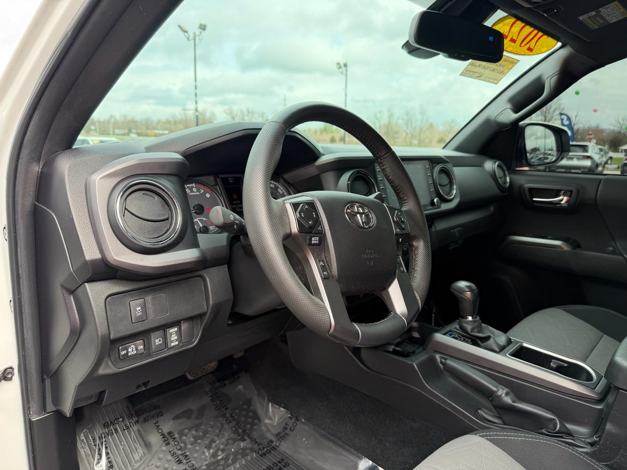 Toyota Tacoma 4WD TRD Off Road Double Cab 5' Bed V6 MT (Natl) 2022