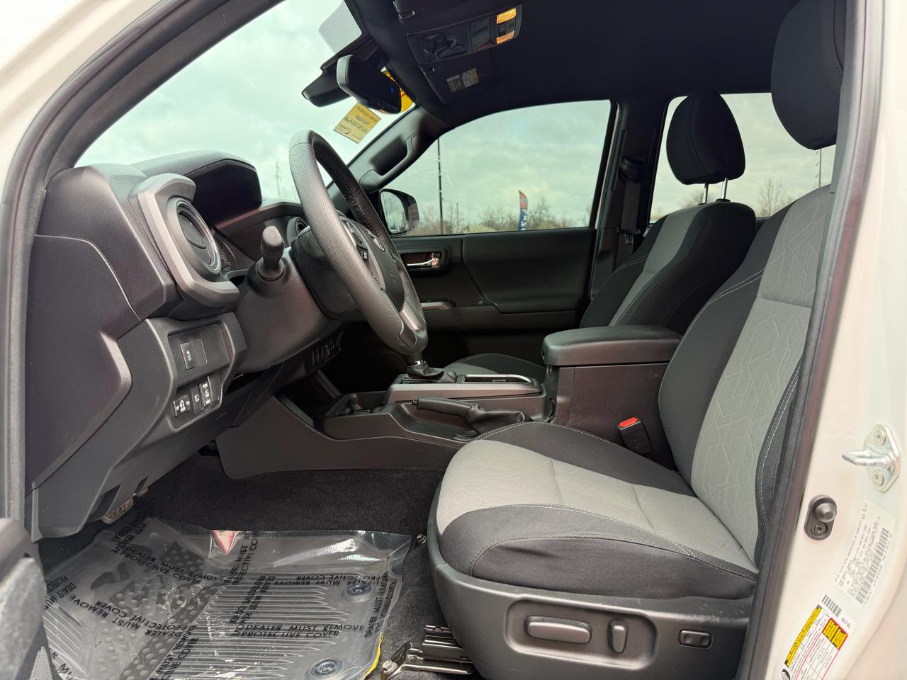 Toyota Tacoma 4WD TRD Off Road Double Cab 5' Bed V6 MT (Natl) 2022