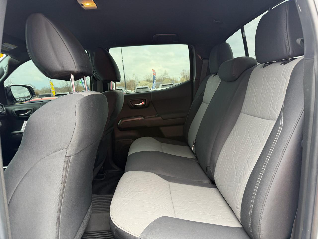 Toyota Tacoma 4WD TRD Off Road Double Cab 5' Bed V6 MT (Natl) 2022