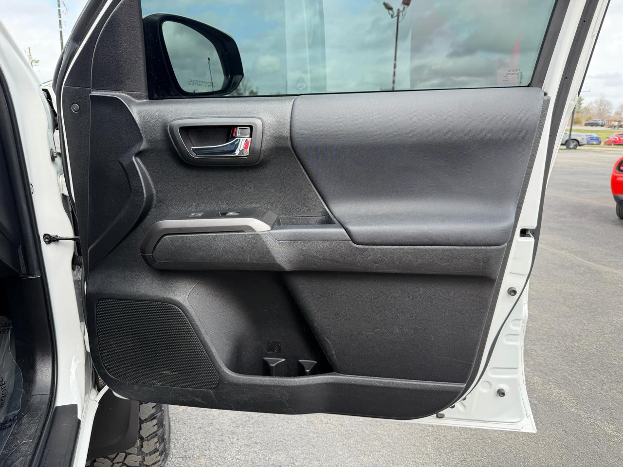 Toyota Tacoma 4WD TRD Off Road Double Cab 5' Bed V6 MT (Natl) 2022