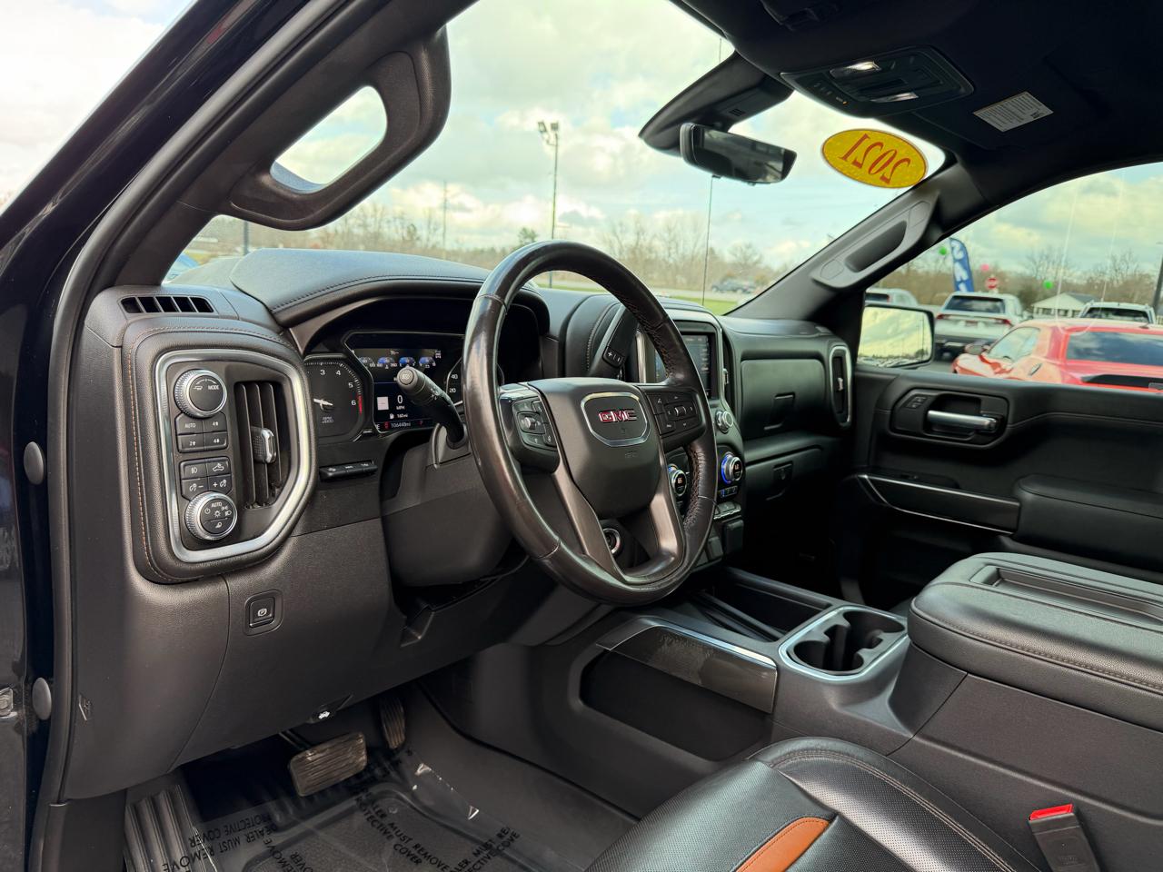 GMC Sierra 1500 4WD Crew Cab 147" AT4 2021