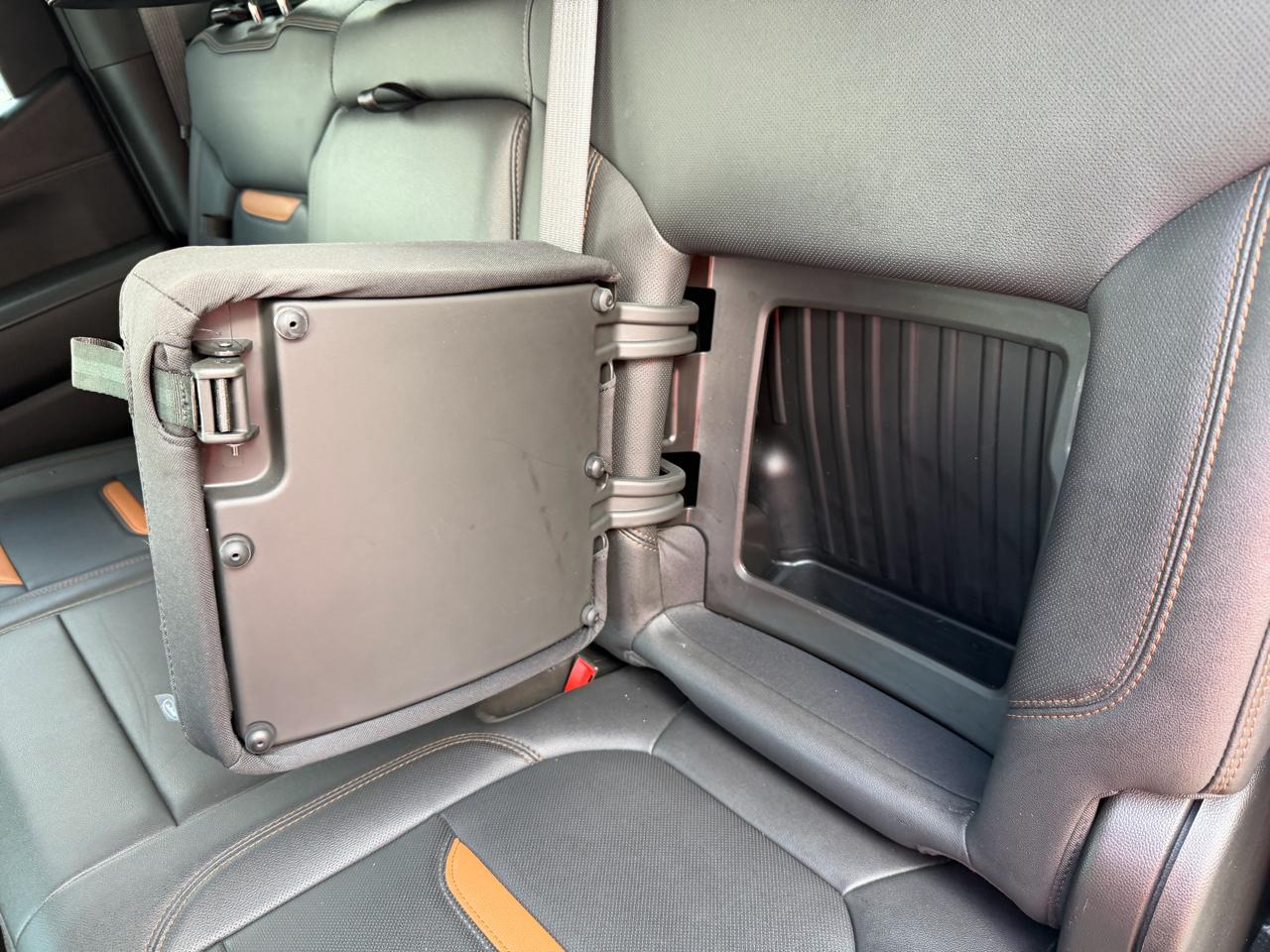 GMC Sierra 1500 4WD Crew Cab 147" AT4 2021