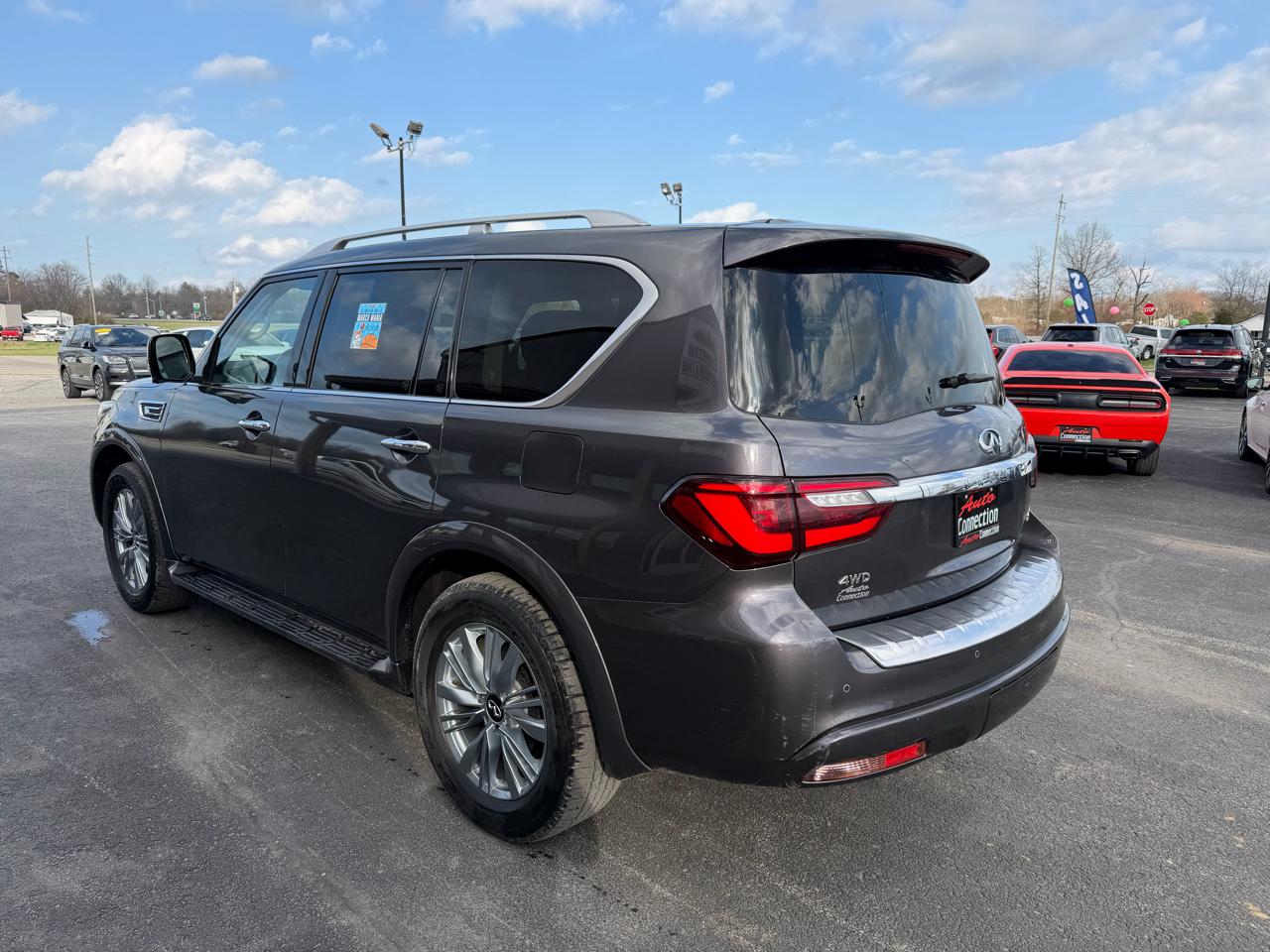 Infiniti QX80 LUXE AWD 2024