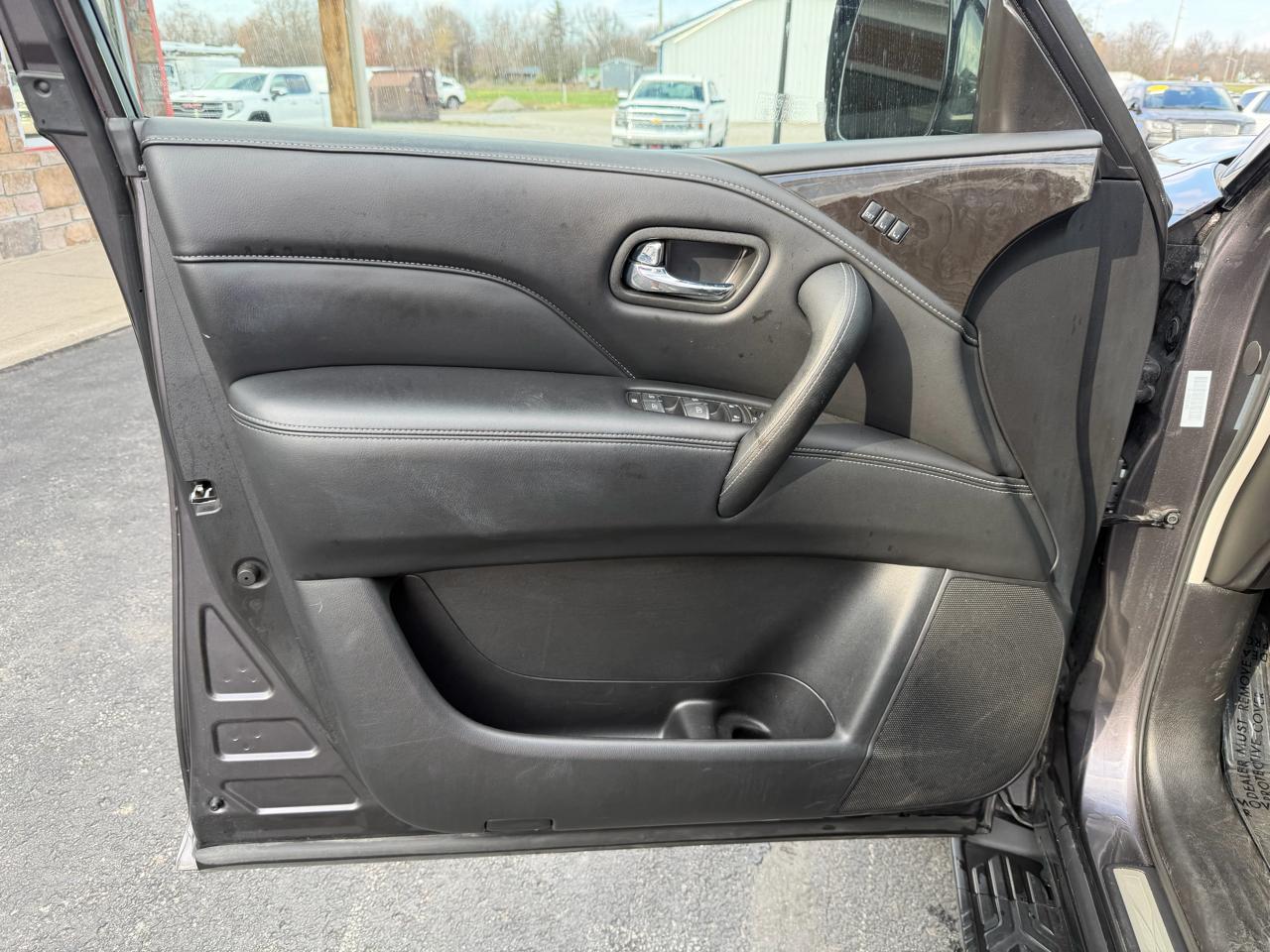 Infiniti QX80 LUXE AWD 2024