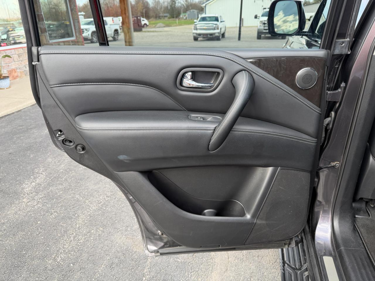 Infiniti QX80 LUXE AWD 2024