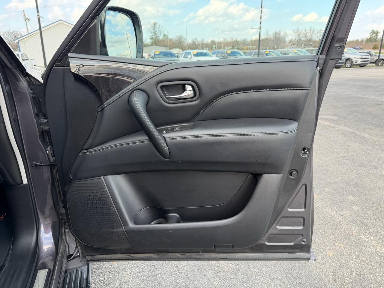 Infiniti QX80 LUXE AWD 2024