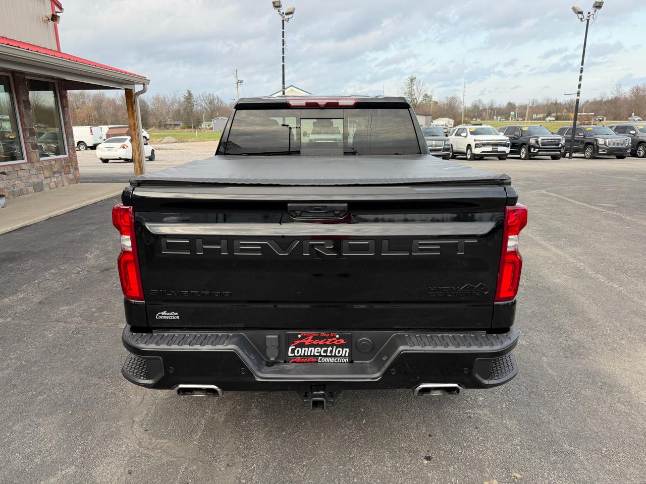 Chevrolet Silverado 1500 4WD Crew Cab 147" High Country 2022